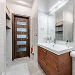 Da Vinci Loft - Stylish Loft By Corvin, Ac & Smart Tv Apartment *