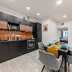 Da Vinci Loft - Stylish Loft By Corvin, Ac & Smart Tv *