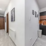 Apartment Da Vinci Loft - Stylish Loft By Corvin, Ac & Smart Tv Budapest