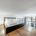 Da Vinci Loft - Stylish Loft By Corvin, Ac & Smart Tv Apartment