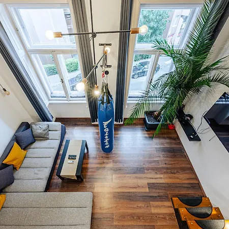 Da Vinci Loft - Stylish Loft By Corvin, Ac & Smart Tv Apartment *