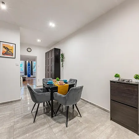 Da Vinci Loft - Stylish Loft By Corvin, Ac & Smart Tv Apartment Budapest