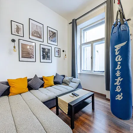 Da Vinci Loft - Stylish Loft By Corvin, Ac & Smart Tv