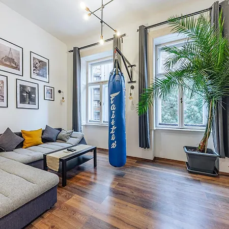 公寓 Da Vinci Loft - Stylish Loft By Corvin, Ac & Smart Tv