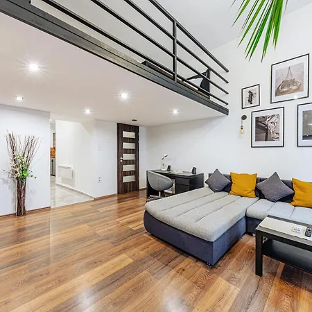 公寓 Da Vinci Loft - Stylish Loft By Corvin, Ac & Smart Tv 布达佩斯