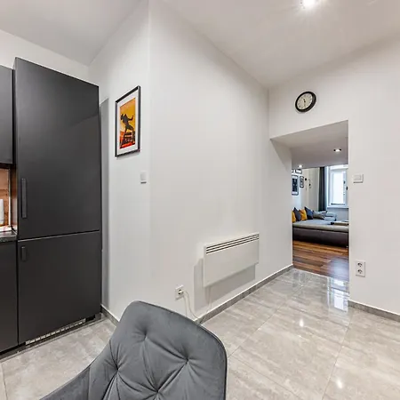 公寓 Da Vinci Loft - Stylish Loft By Corvin, Ac & Smart Tv