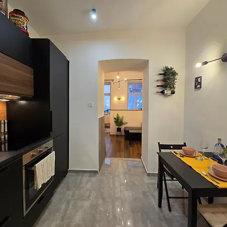 Da Vinci Loft By Corvin - Near M3 Metro Apartment *
