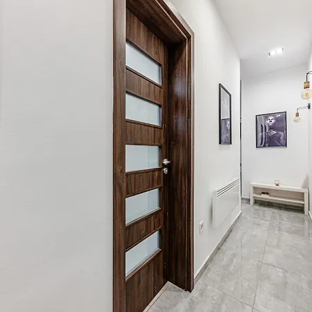 Da Vinci Loft - Stylish Loft By Corvin, Ac & Smart Tv דירה *
