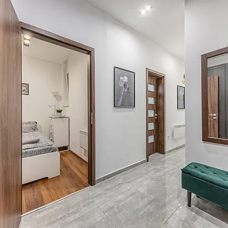 Da Vinci Loft - Stylish Loft By Corvin, Ac & Smart Tv דירה בודפשט