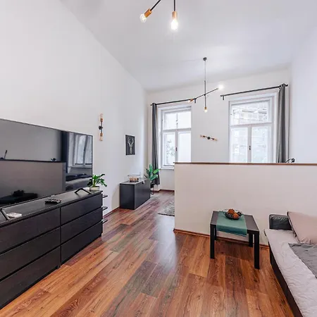 Da Vinci Loft - Stylish Loft By Corvin, Ac & Smart Tv דירה